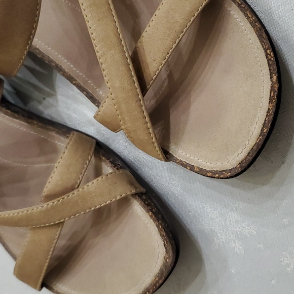 Rockport Beige Leather Upper Side Buckle Sandals Women's Size 10 Wide - Picture 4 of 12